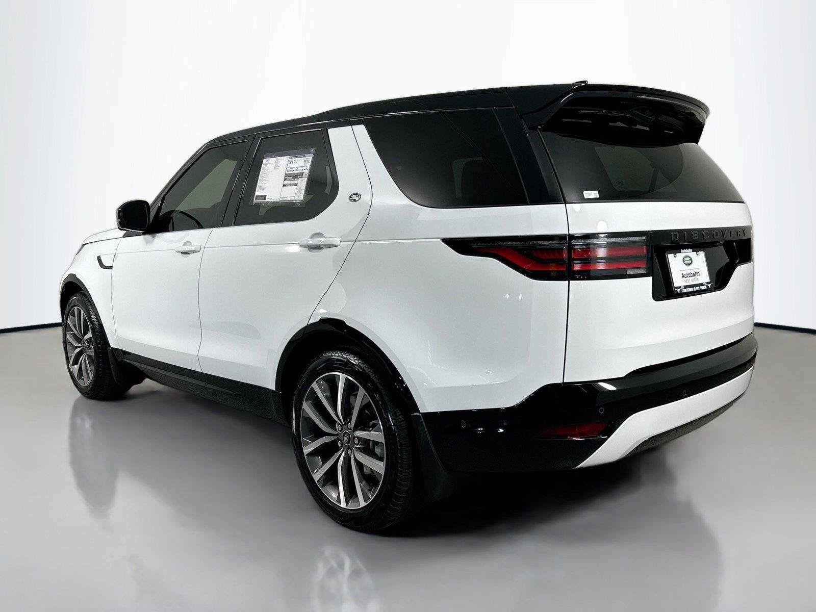 Certified 2025 Land Rover Discovery Dynamic SE AWD/4WD image 6