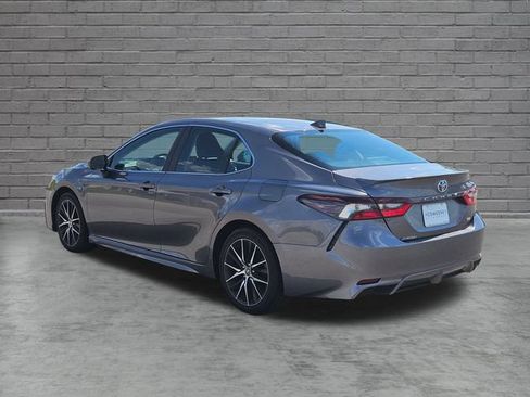 Used 2024 Toyota Camry SE FWD image 3