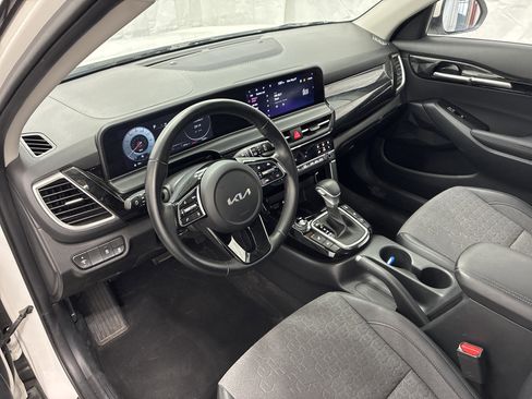 Used 2024 Kia Seltos S AWD/4WD image 12