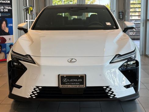 New 2026 Lexus ES 350e FWD image 8