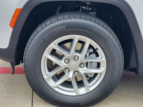 New 2026 Jeep Grand Cherokee Laredo X AWD/4WD image 11
