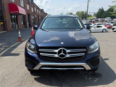 Used 2017 Mercedes-Benz GLC 300 4MATIC image 2
