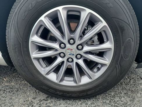 Used 2023 Buick Enclave Essence FWD image 27