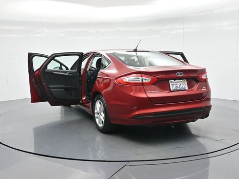 Used 2016 Ford Fusion SE FWD image 32
