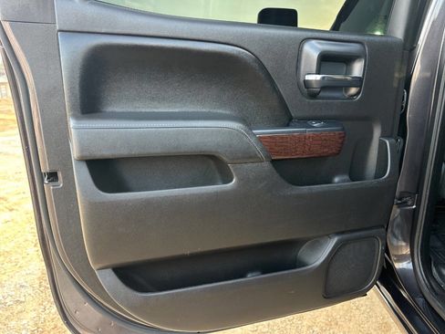 Used 2015 GMC Sierra 2500 SLE w/ Suspension Package, Off-Road image 16