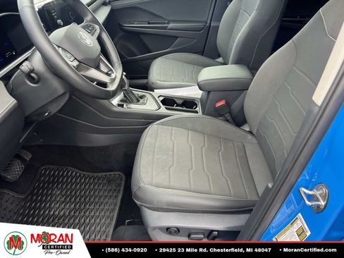 Used 2025 Volkswagen Taos SE FWD image 17