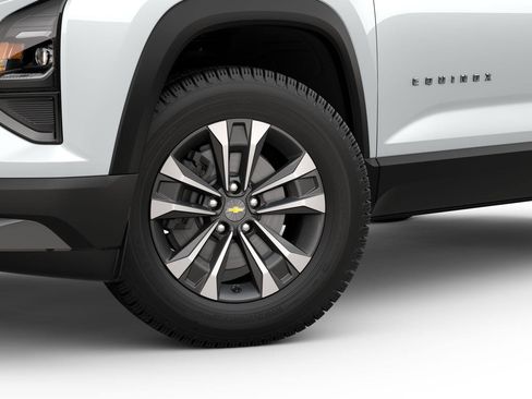 Used 2025 Chevrolet Equinox LT image 5