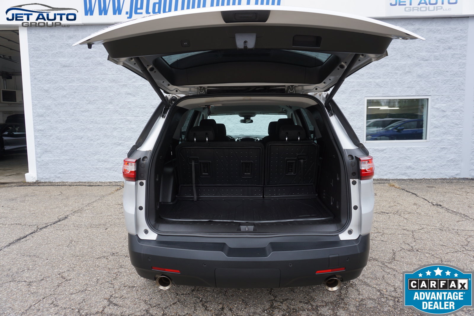 Used 2021 Chevrolet Traverse LT w/ LPO, Floor Liner Package AWD/4WD image 16