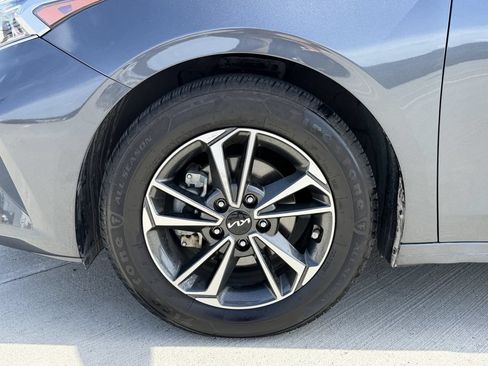 Used 2023 Kia Forte LXS FWD image 9