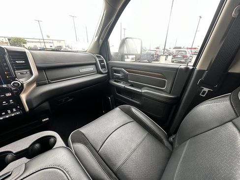 Used 2024 RAM 2500 Laramie AWD/4WD image 13