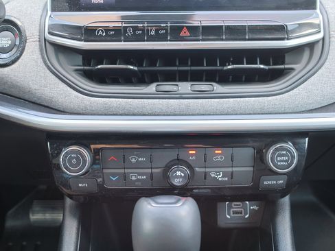 Used 2022 Jeep Compass Latitude image 20