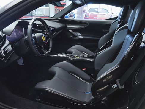 Used 2023 Ferrari SF90 Spider image 35