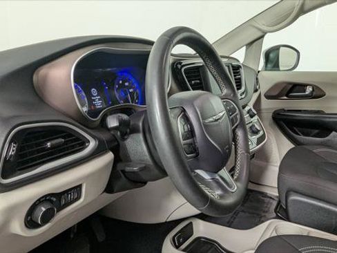 Used 2023 Chrysler Voyager LX FWD image 26
