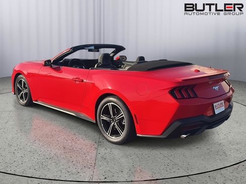 Used 2025 Ford Mustang Premium RWD image 38
