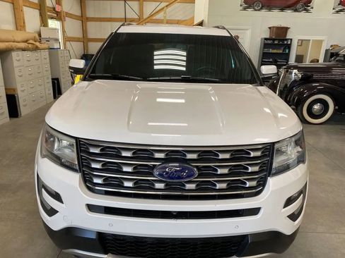Used 2017 Ford Explorer Limited AWD/4WD image 13