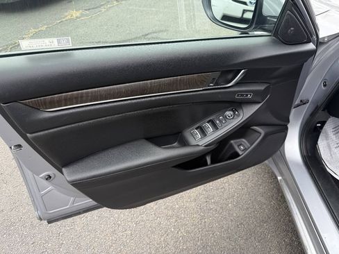 Used 2020 Honda Accord EX-L image 9