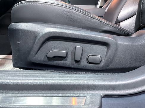 Used 2017 Subaru Outback 2.5i Limited image 18