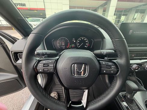Used 2025 Honda Civic Sport image 11