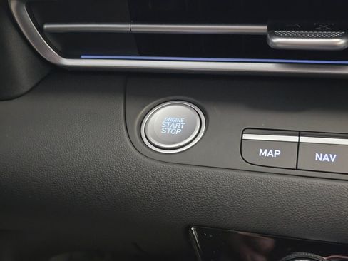 New 2026 Hyundai Elantra Limited FWD image 31