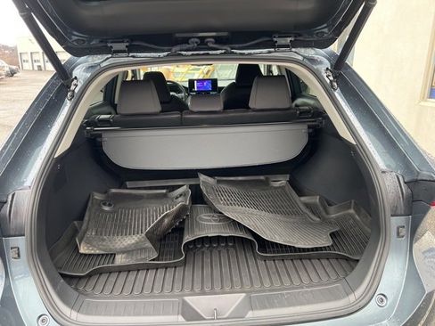 Used 2023 Toyota Venza LE image 17