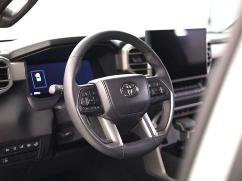 Used 2025 Toyota Tundra Limited image 12