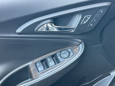Used 2024 Chevrolet Malibu LT FWD image 11
