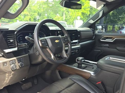 Used 2022 Chevrolet Silverado 1500 High Country w/ High Country Premium Package AWD/4WD image 23