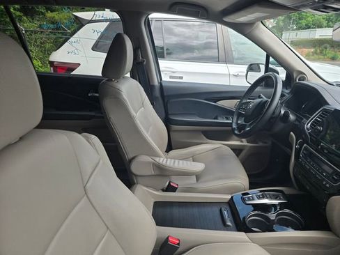 Used 2021 Honda Pilot Touring image 4