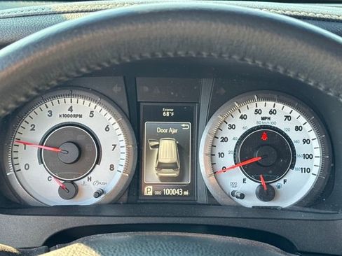 Used 2017 Toyota Sienna SE image 18