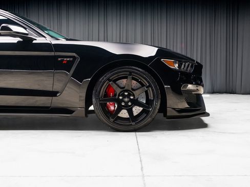 Used 2016 Ford Mustang Shelby GT350R w/ GT350R Equipment Group 920A RWD image 31