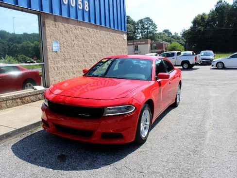 Used 2018 Dodge Charger SXT image 3