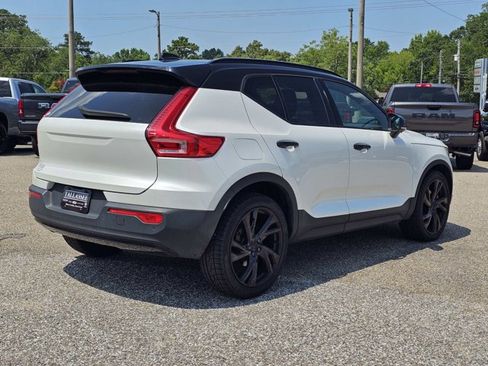 Used 2022 Volvo XC40 T5 R-Design w/ Advanced Package AWD/4WD image 10
