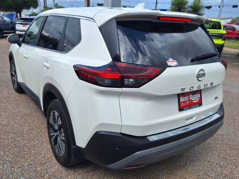 Used 2023 Nissan Rogue SV image 5