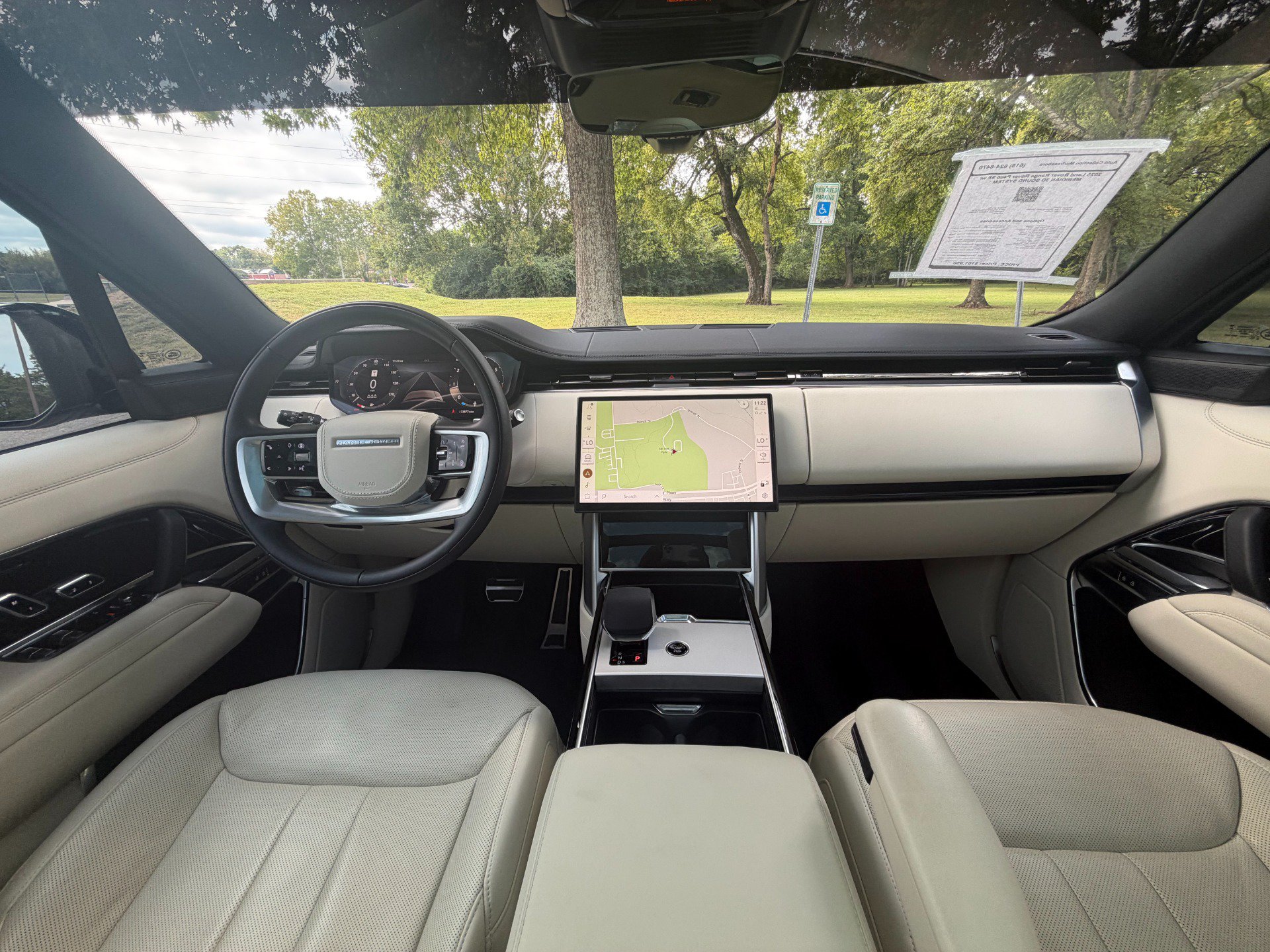 Used 2025 Land Rover Range Rover SE AWD/4WD image 37