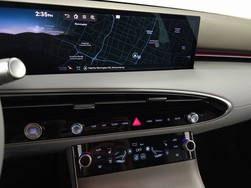 Used 2026 Genesis GV70 2.5T Advanced image 16