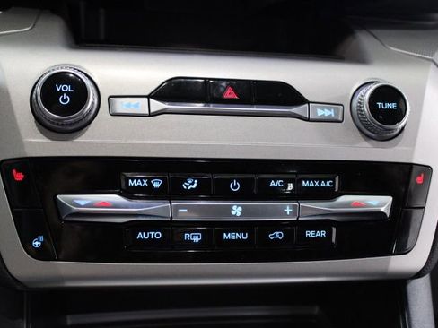 Used 2022 Ford Explorer XLT w/ Equipment Group 202A image 30