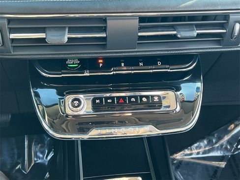 Used 2023 Lincoln Corsair AWD image 21