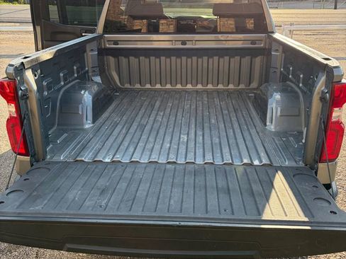 Used 2021 Chevrolet Silverado 1500 Custom AWD/4WD image 14