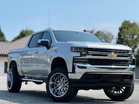 Used 2019 Chevrolet Silverado 1500 LT w/ All-Star Edition AWD/4WD image 3