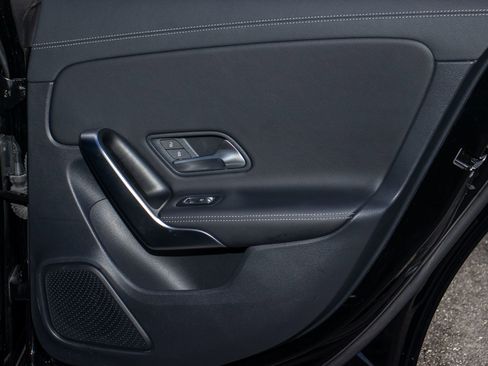 Used 2023 Mercedes-Benz CLA 250 image 12