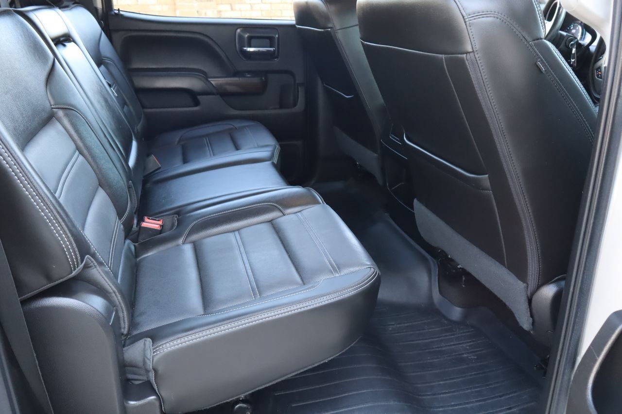 Used 2018 GMC Sierra 2500 Denali w/ Duramax Plus Package AWD/4WD image 18