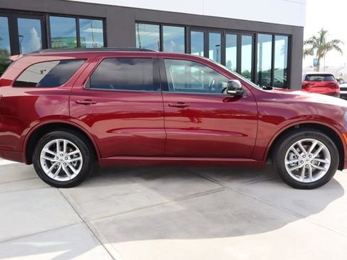 Used 2024 Dodge Durango GT RWD image 2