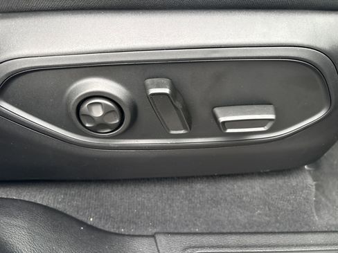 New 2025 Jeep Grand Cherokee L Limited image 10