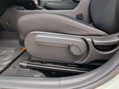 Used 2024 Hyundai Kona SE FWD image 19