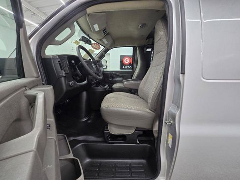 Used 2024 Chevrolet Express 2500 w/ Driver Convenience Package RWD image 10