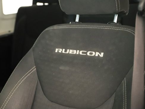 Used 2017 Jeep Wrangler Unlimited Rubicon w/ Max Tow Package AWD/4WD image 37