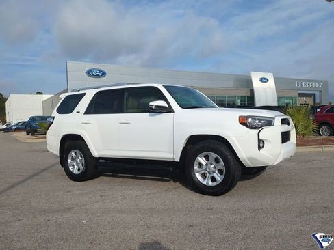 Used 2017 Toyota 4Runner SR5 Premium image 1