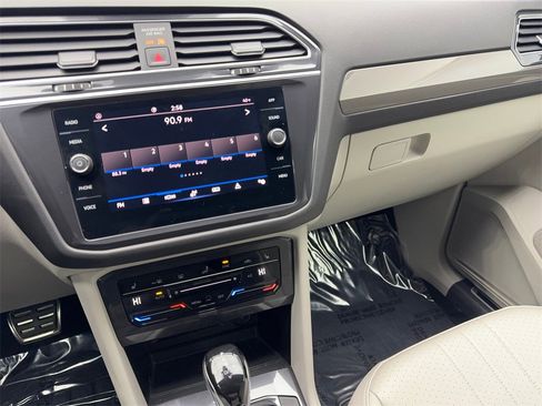 Used 2024 Volkswagen Tiguan SE R-Line image 63