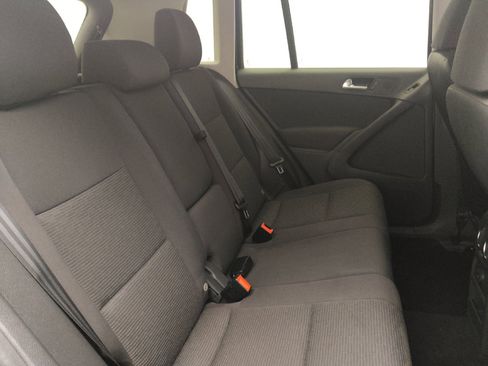 Used 2017 Volkswagen Tiguan Limited w/ Premium Package image 19