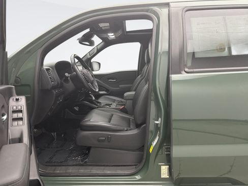 Used 2022 Nissan Frontier PRO-4X w/ Pro-4X Premium Package AWD/4WD image 11